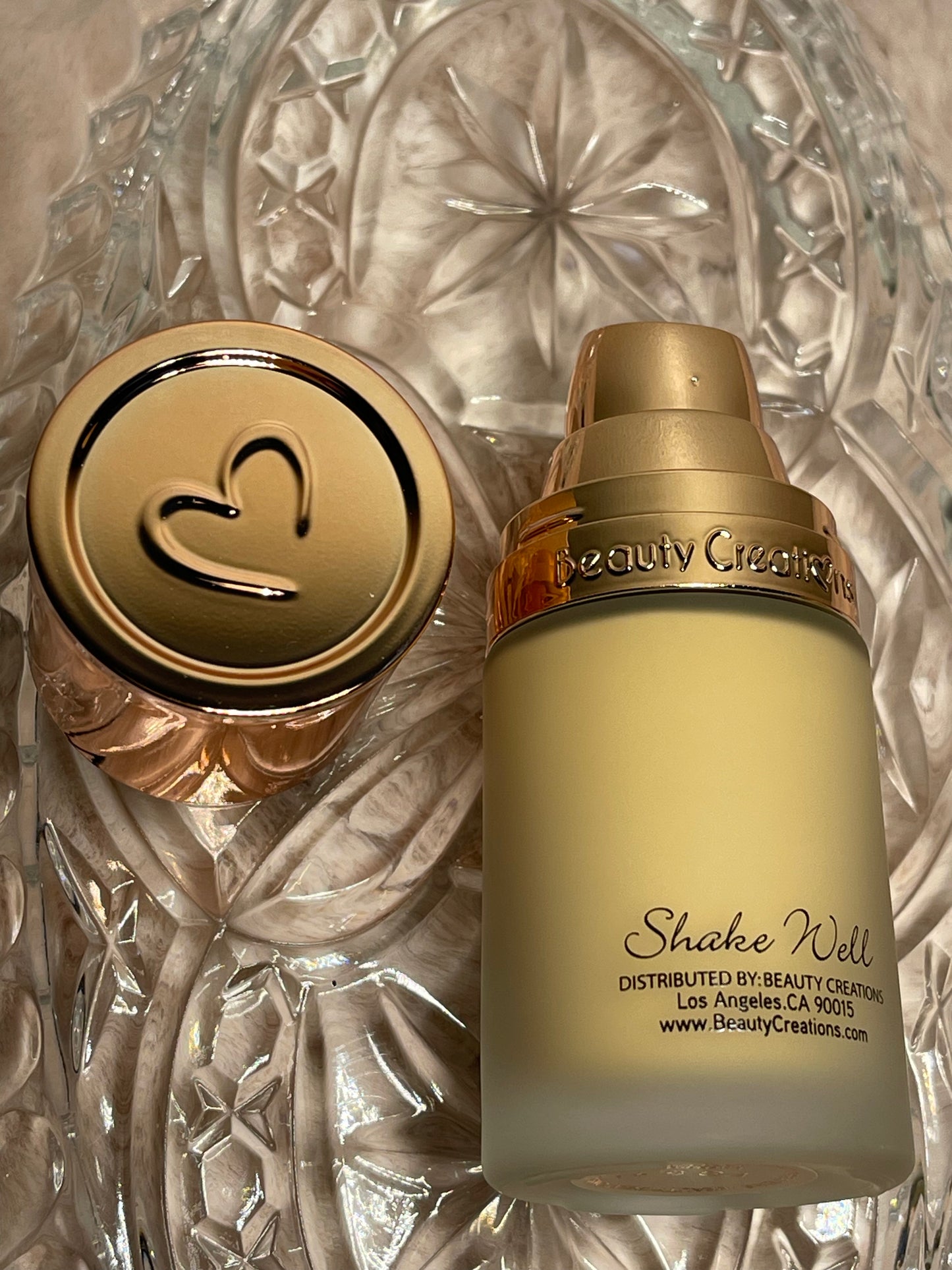 FLAWLESS STAY FOUNDATION / BY  BEAUTY CREATIONS